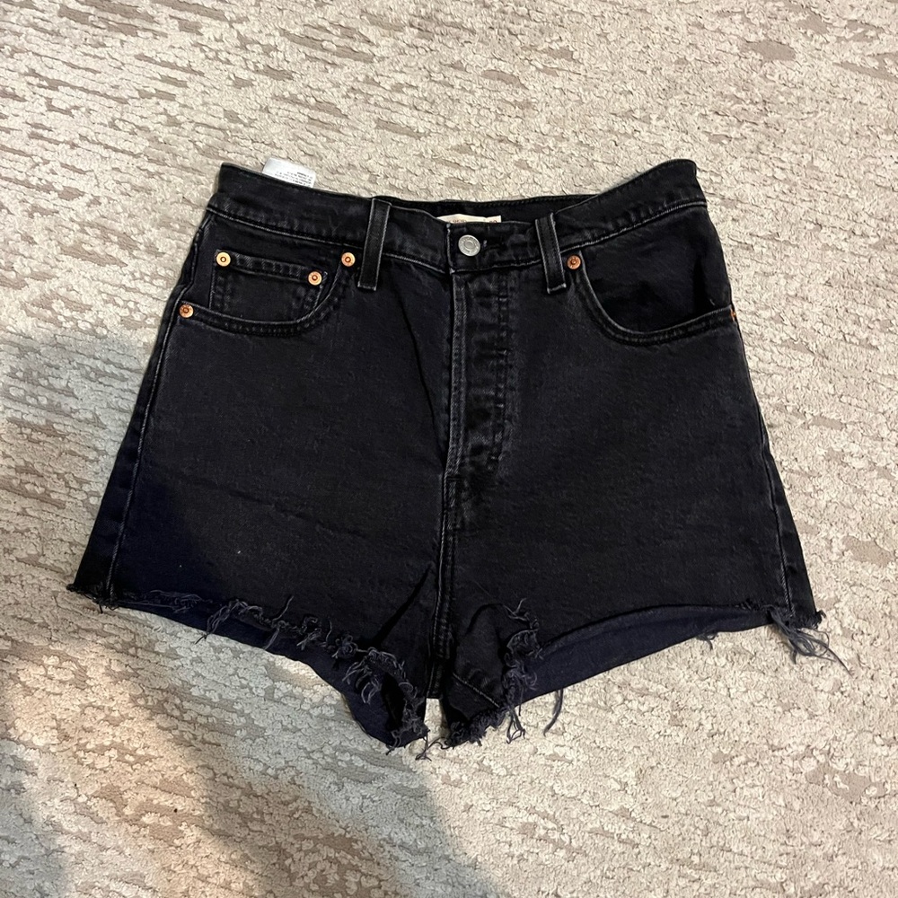 Levi’s Ribcage Jean Shorts